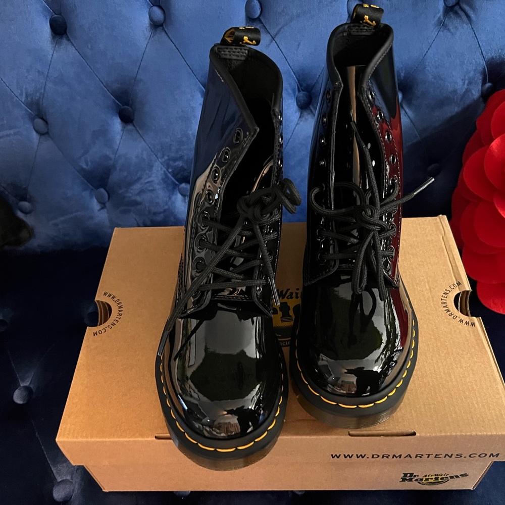 Brand new 1460 Patent leather Dr.Martens boots size US 7